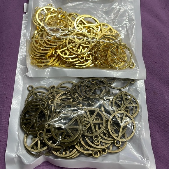 Peace signs silver color and gold color new for chains crafts create something - Picture 3 of 8